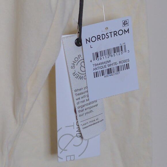 Treasure & Bond Long Sleeve T-shirt in Guns n Roses Design - Size L - NWT - Picture 6 of 9